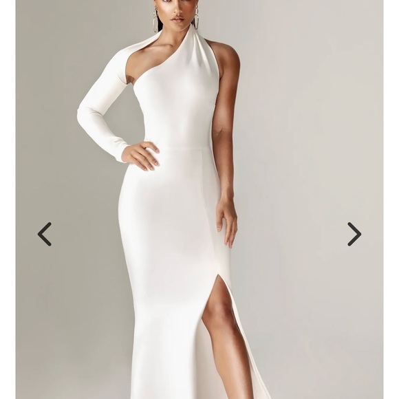 aliava Dresses & Skirts - Cream Asymmetrical Ribbed One-Shoulder Gown